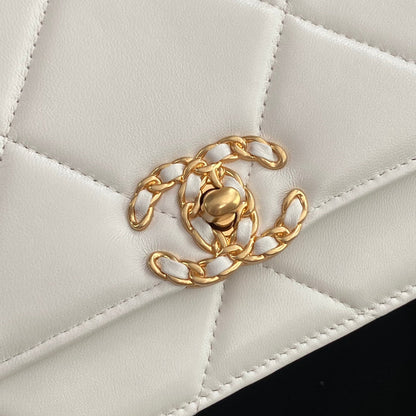 CC 19 Woc 19cm White Calfskin Gold Hardware