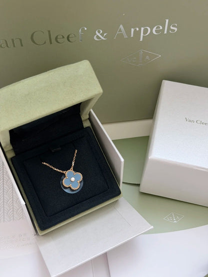 [GALE] 2026 CLOVER 15MM CHRISTMAS LIMITED EDITION SINGLE FLOWER NECKLACE