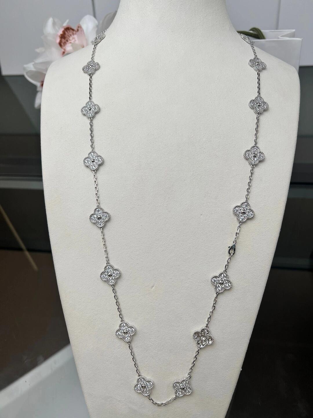 [NOVO]クローバー 20モチーフ ダイヤモンド シルバー