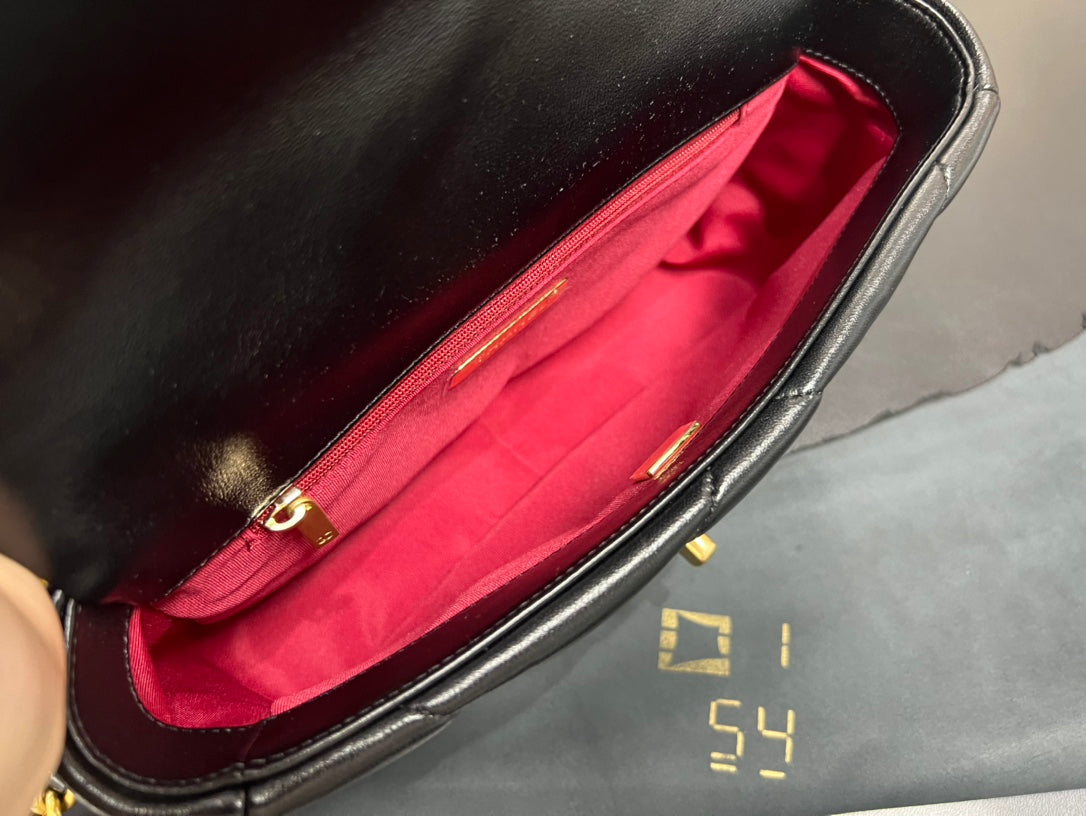 FLAP BAG 26CM GOLD HARDWARE BLACK CALFSKIN