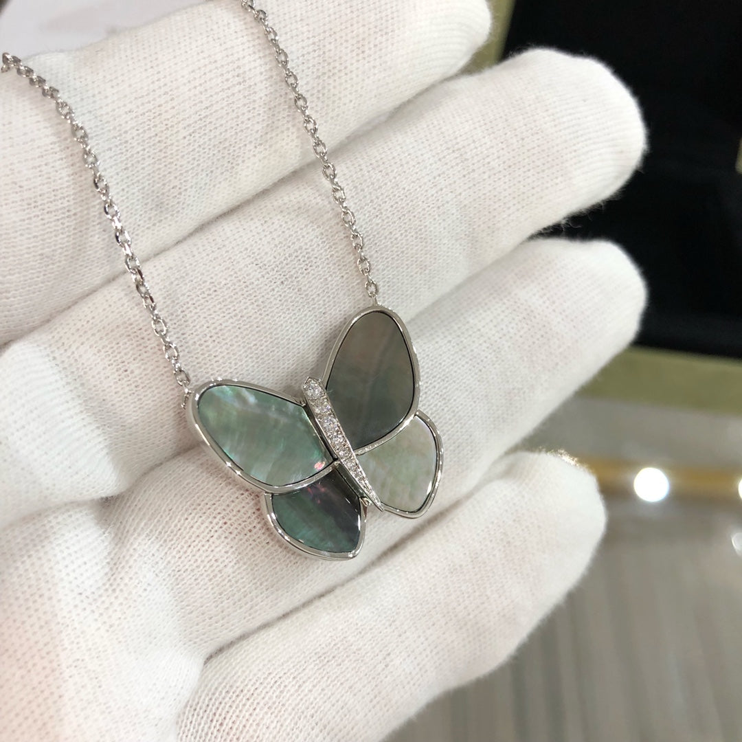 [NOVO]ラージバタフライシルバーペンダントダイヤモンドネックレス