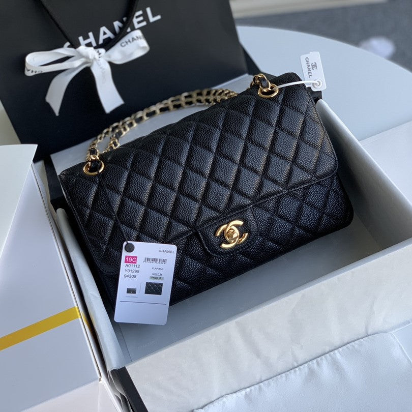 MEDIUM FLAP BAG 25CM BLACK CAVIAR GOLD HARDWARE