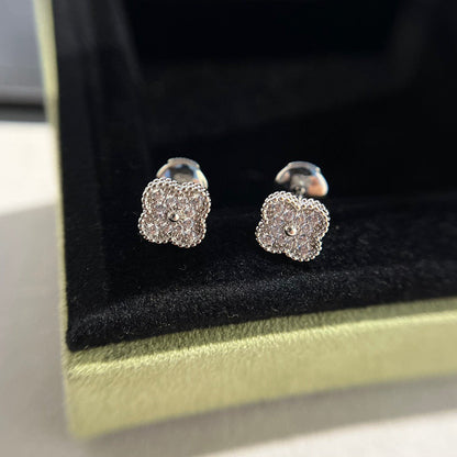 [GALE]CLOVER MINI DIAMOND STUD EARRINGS